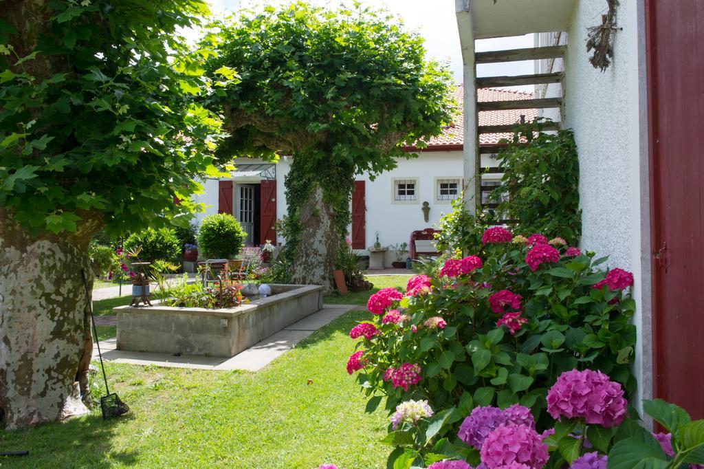 Maison De Mezos Bagian luar foto
