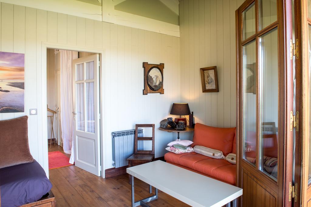 Maison De Mezos Bagian luar foto